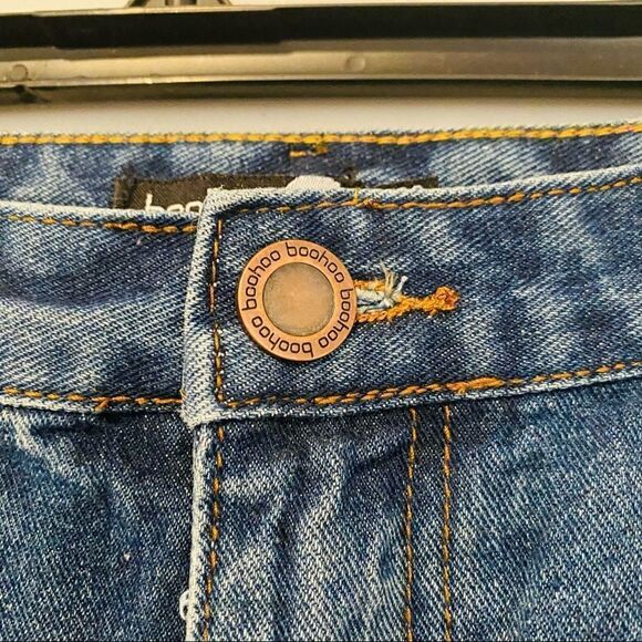 Boohoo Blue Distressed High Waist Denim Shorts Size 16 - Picture 2 of 5